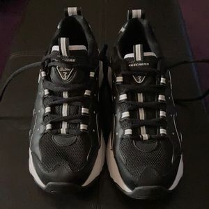 Sketchers women’s sneakers